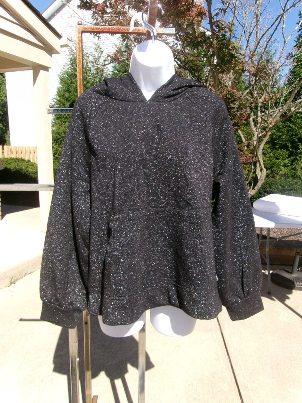NWOT T TALBOTS BLACK&SILVER SPARKLE HOODIE L